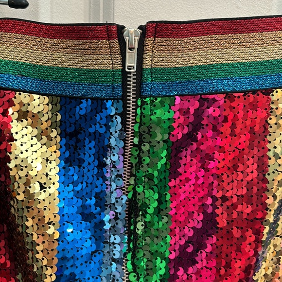 Fun sequin mini skirt - Picture 3 of 5